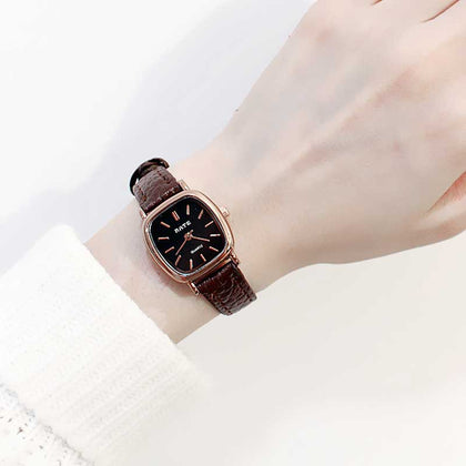 Simple leather square watch